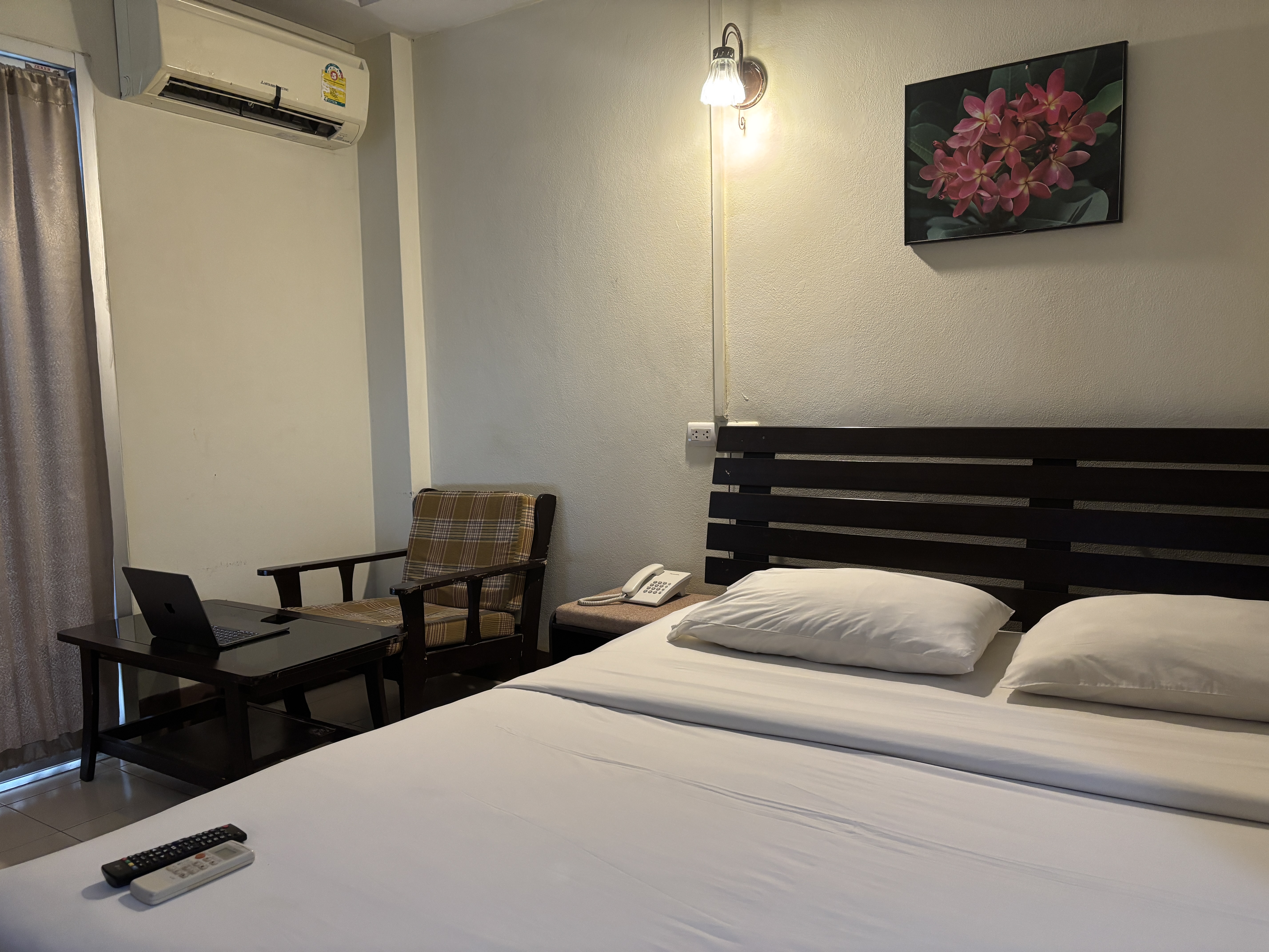 ภูตะวัน กาญจน์ รีสอร์ท