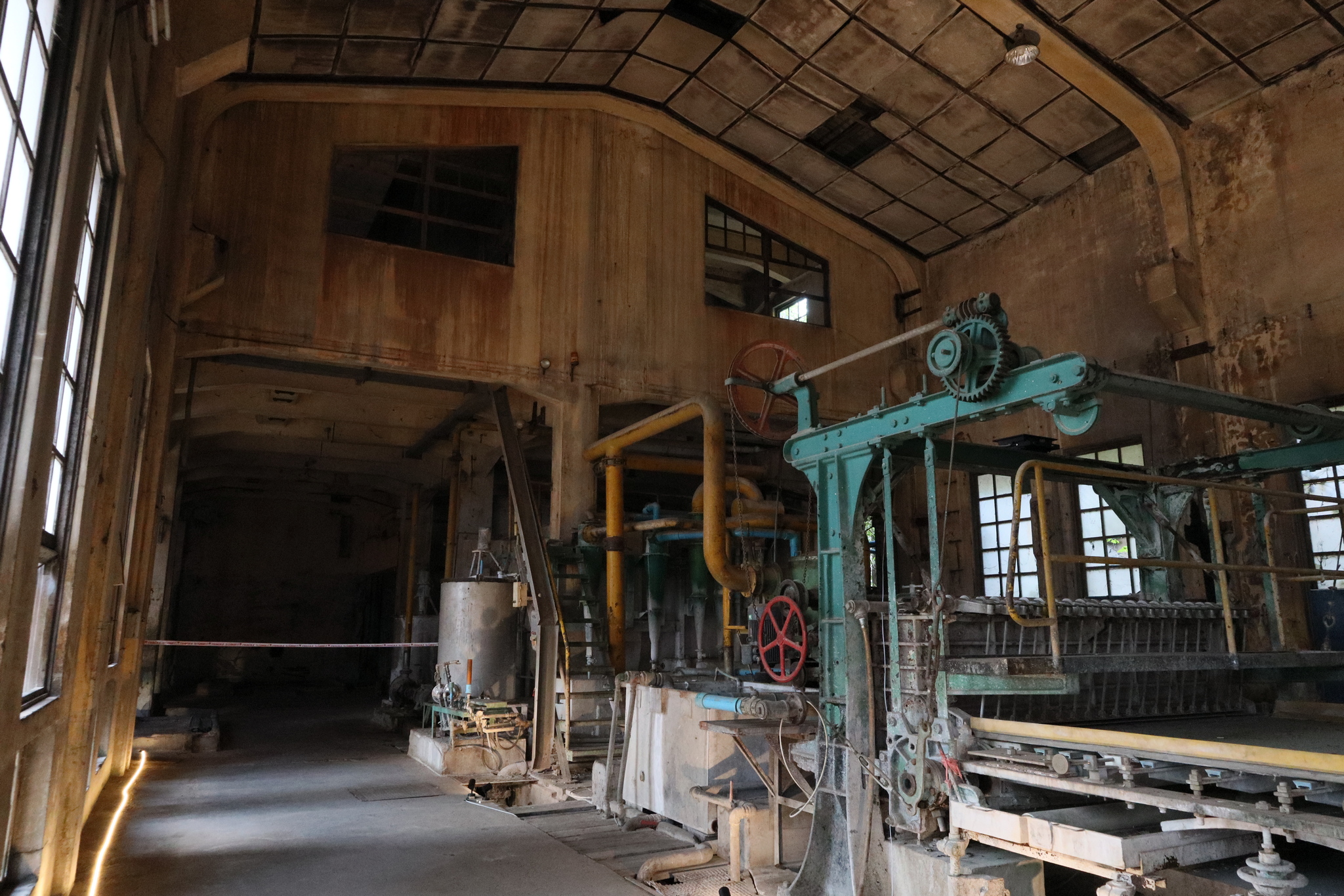 โรงงานกระดาษไทย จังหวัดกาญจนบุรี ภายในตัวอาคาร