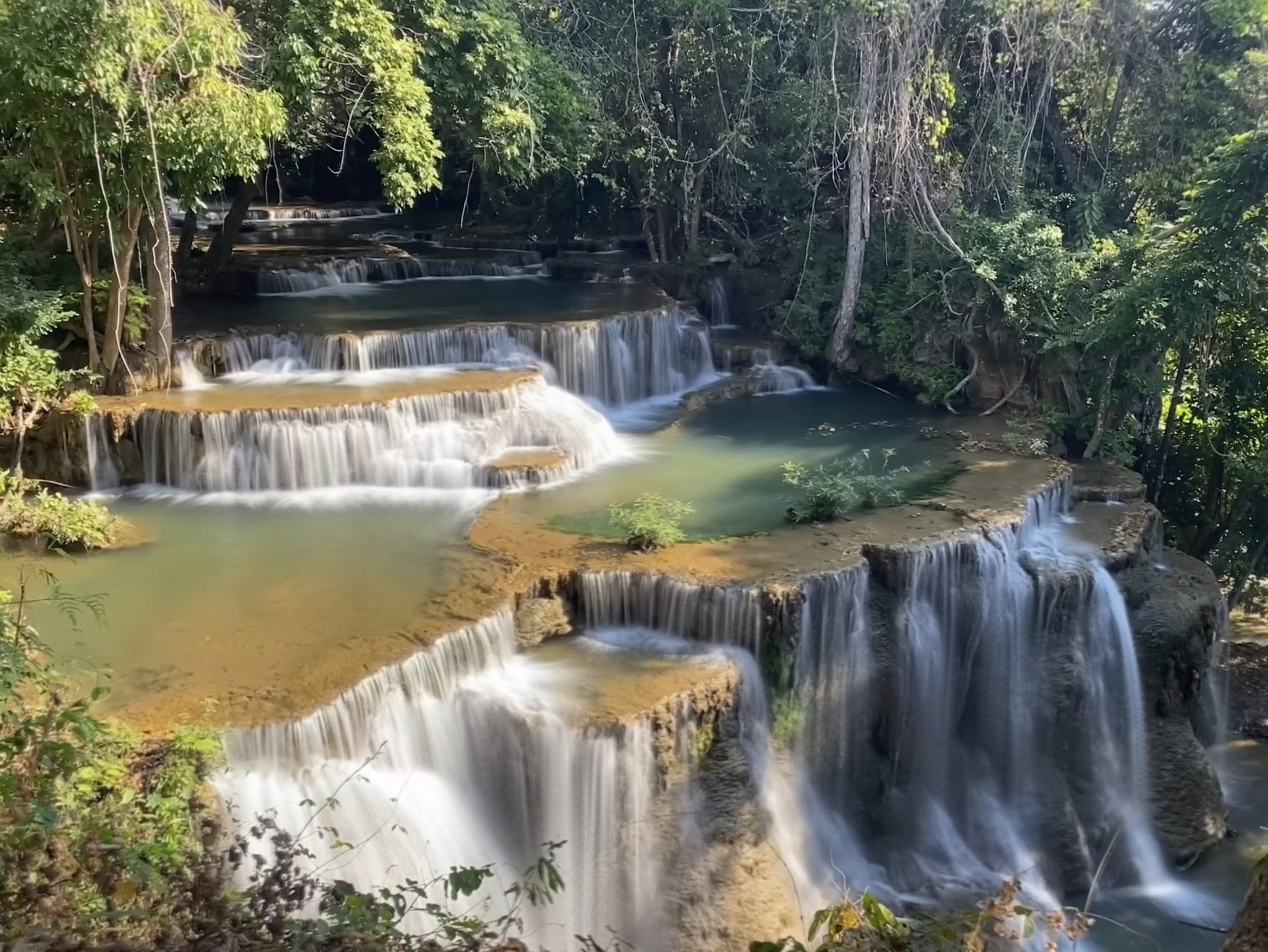 น้ำตกห้วยแม่ขมิ้น จ.กาญจนบุรี