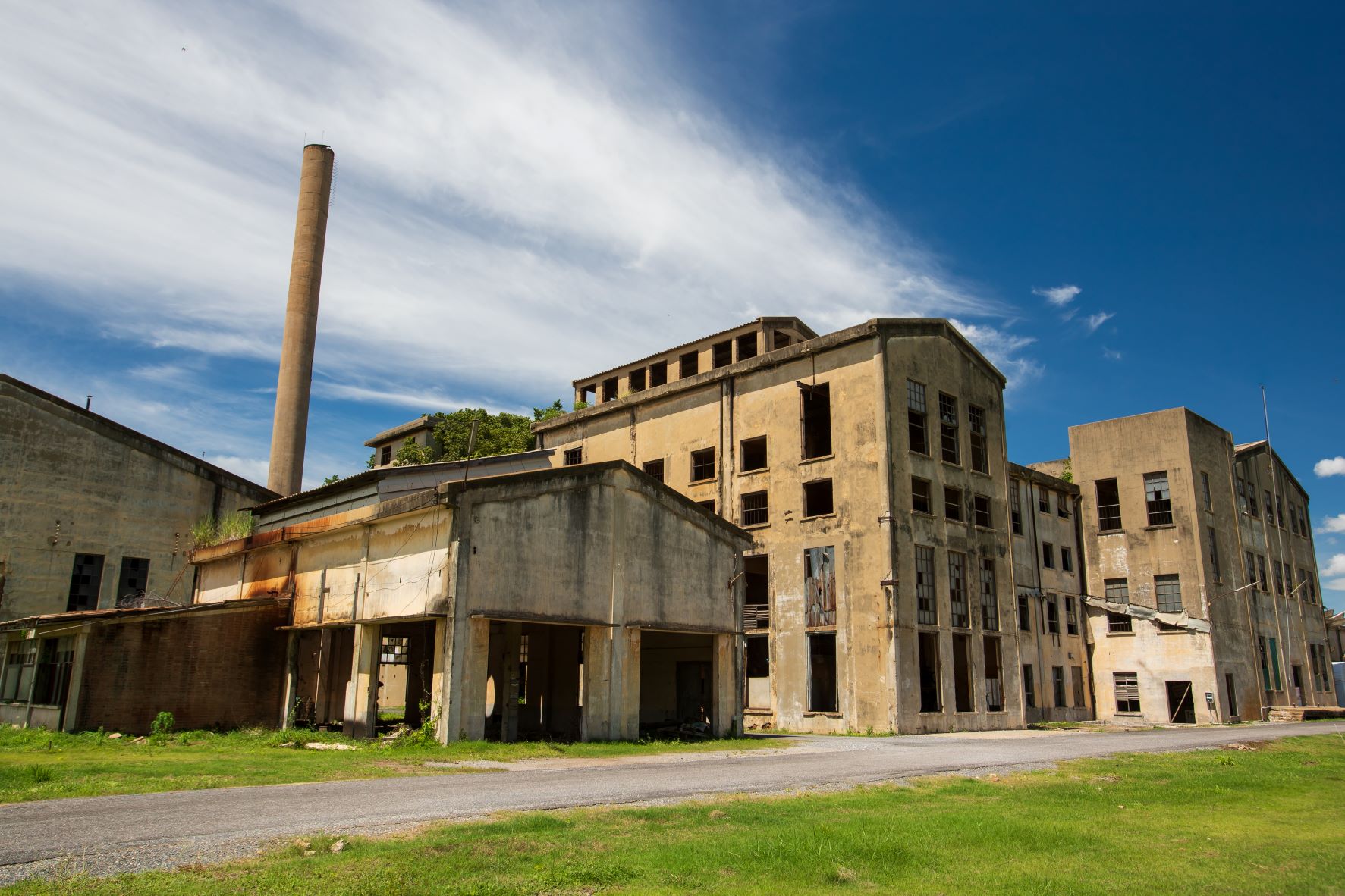 โรงงานกระดาษไทย กาญจนบุรี ตัวอาคาร